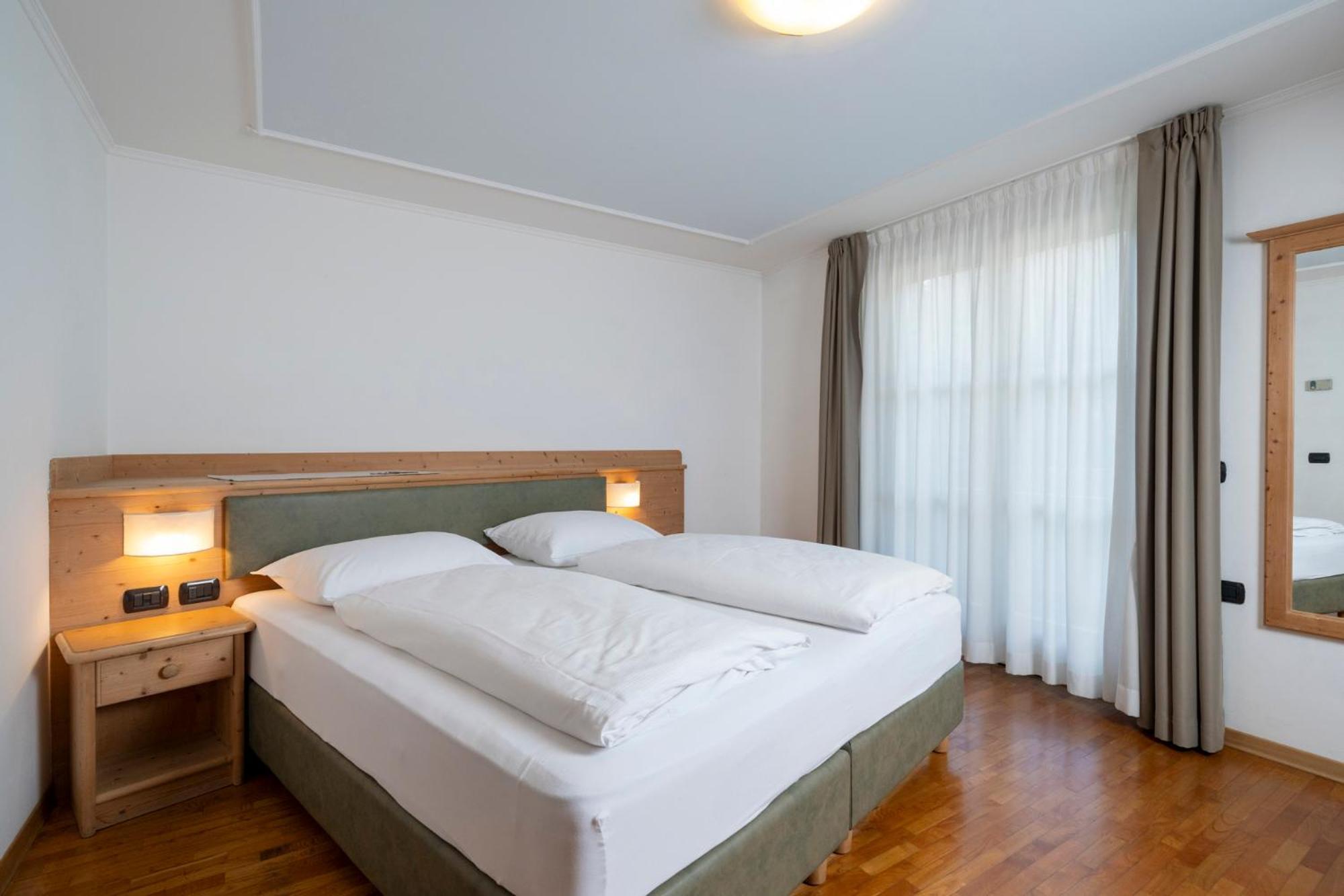 Hotel Erica Tesero Eksteriør bilde